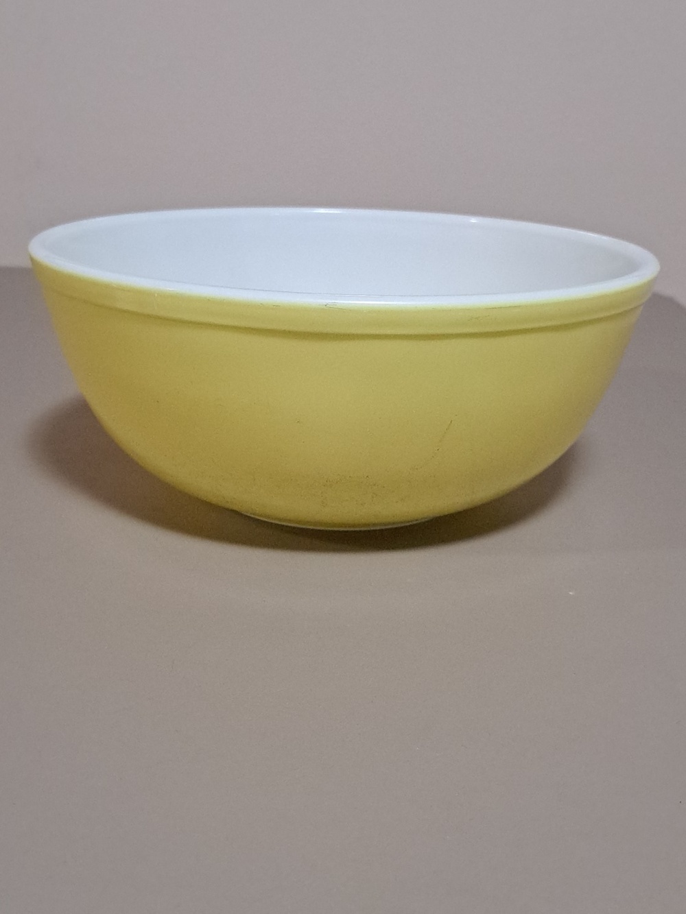 Pyrex Vintage 404 Primary Color Yellow 4 Quart Round Mixing Serving Bowl